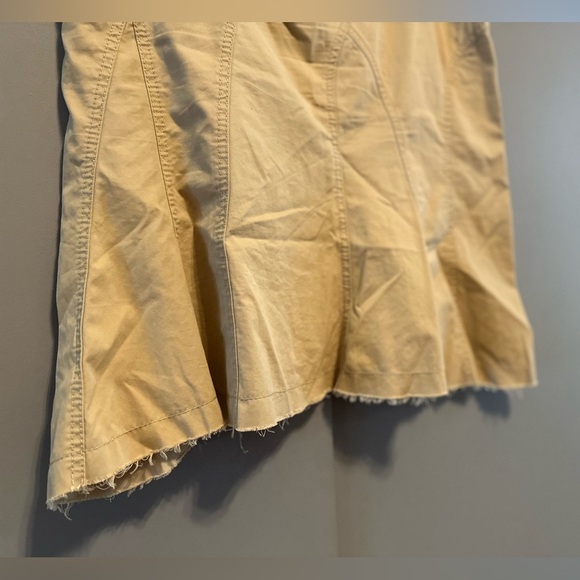 Banana Republic - Vintage Tan Trumpet Skirt Asymmetrical Pleated (Size 8) - Picture 6 of 8